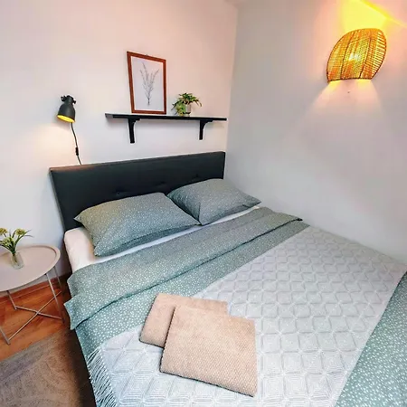 Stela Old Town With Private Parking Apartment